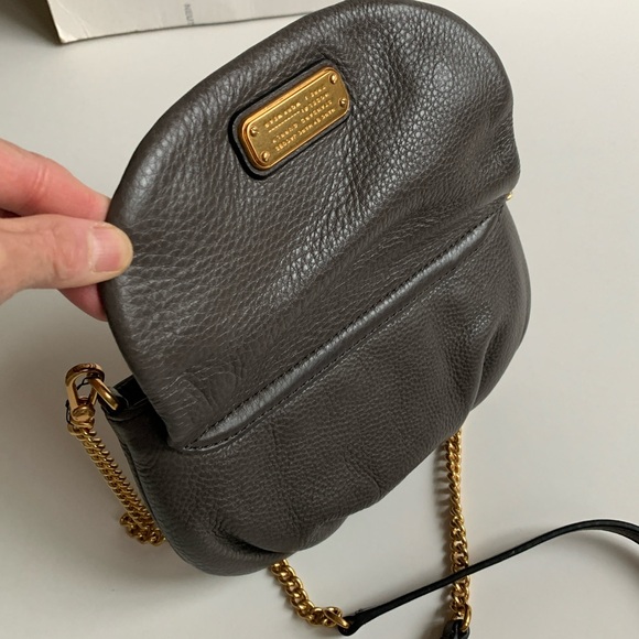 MARC BY MARC JACOBS Like New Classic Karlie Q Crossbody Bag - Picture 5 of 15